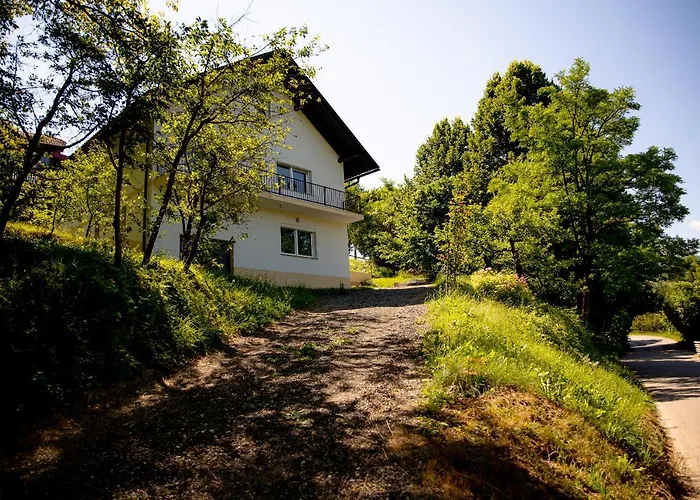 Elegant House In A Beautiful Village カントリーハウス